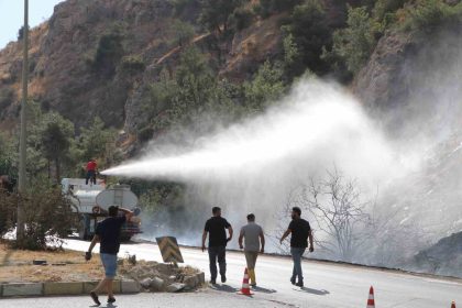 sazli-yanginina-15-hava-araci-ile-mudahale-ediliyor