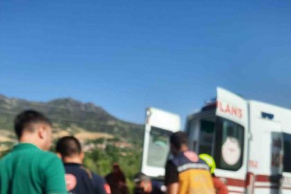 sindirgida-otomobil-takla-atti-1-yarali