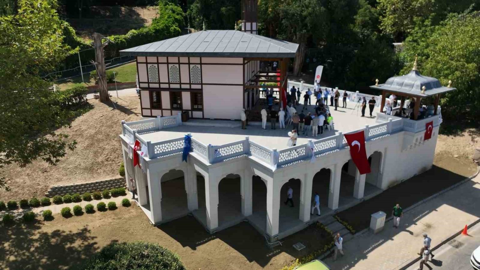 suleyman-celebi-turbe-cami-ve-kulliyesi-hizmete-girdi