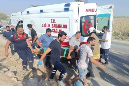 takla-atarak-ters-donen-hafif-ticari-aractaki-7-kisi-yaralandi