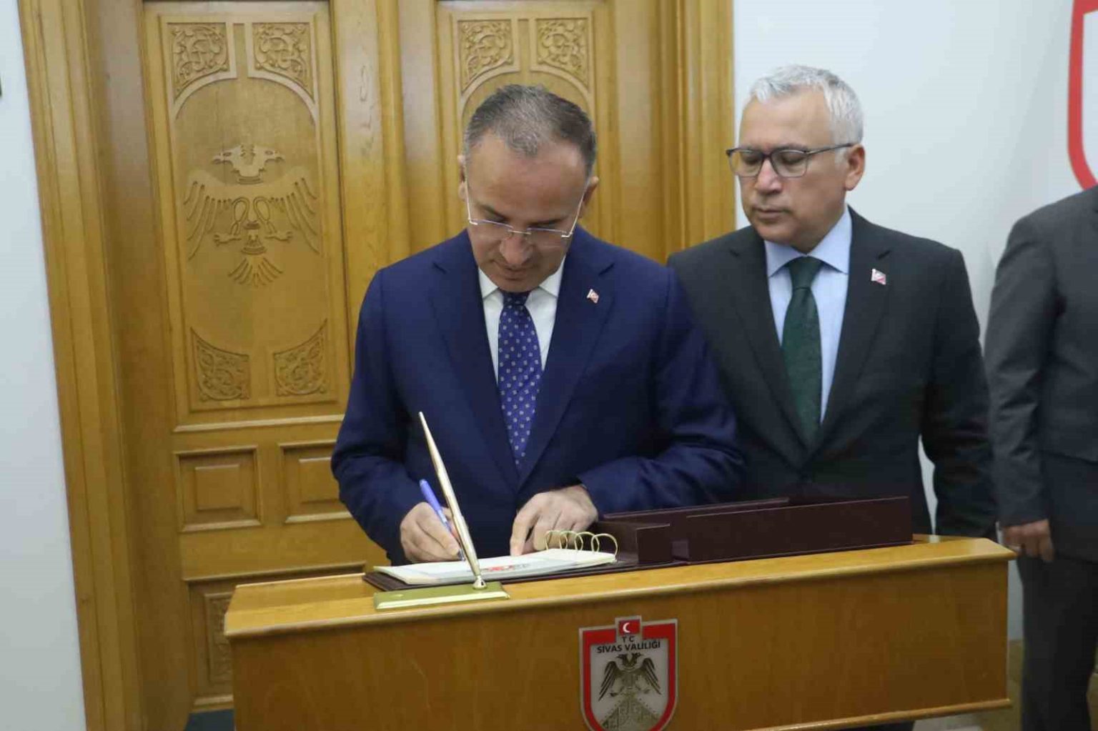 tbmm-baskanvekili-bozdag-vali-simsekten-brifing-aldi