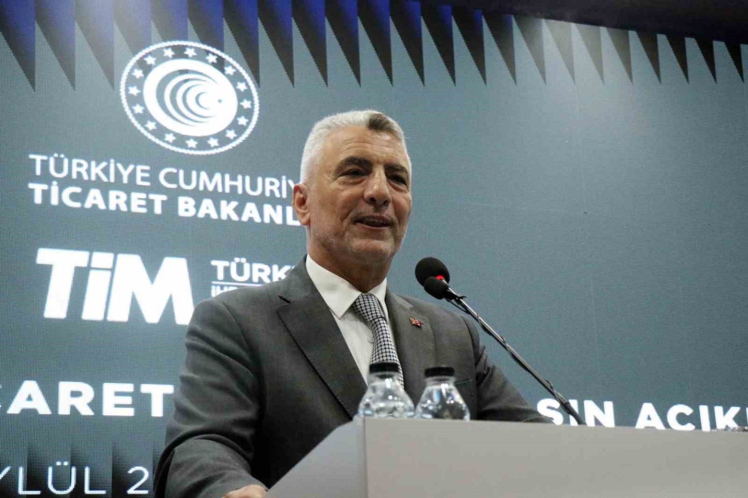 ticaret-bakani-bolat-agustos-ayinda-mal-ihracatimiz-21-milyar-795-milyon-dolar-olarak-gerceklesti