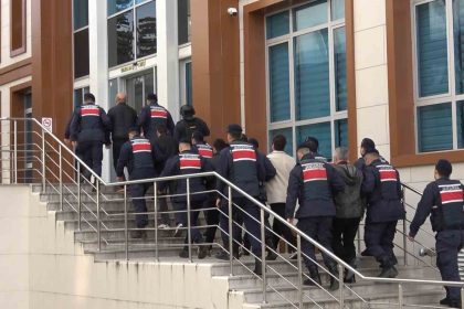 yalovada-icme-suyuna-kimyasal-madde-karistirdigi-ileri-surulen-saniklar-hakim-karsisinda