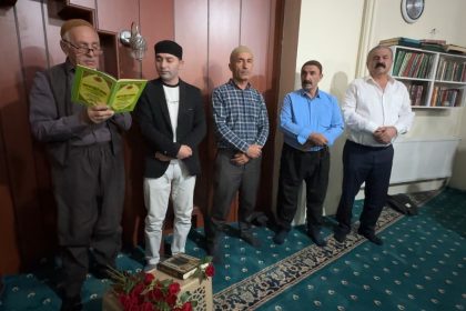 yuksekovada-mevlid-kandili-coskusu-gul-serbet-ve-tatli-ikrami-renkli-anlar-yasatti