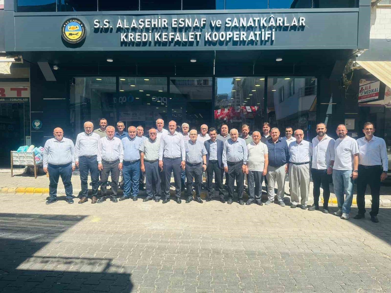 22-bolge-manisa-esnaf-kefalet-kooperatifleri-birligi-toplantisi-alasehirde-yapildi