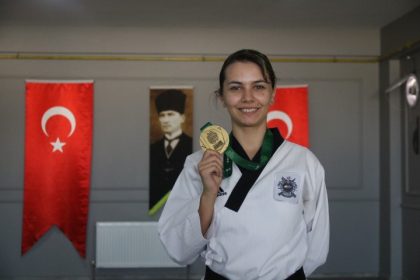 anadolu-universitesinin-basarili-sporcusu-gulsena-karakuyulu-avrupadaki-basarisini-anlatti