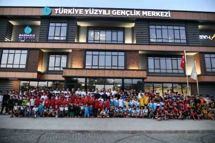 basiskelede-spor-kuluplerine-malzeme-destegi