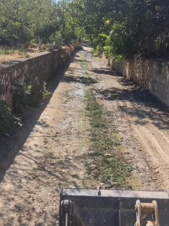 bayirkoy-belediyesinden-kanal-temizligi