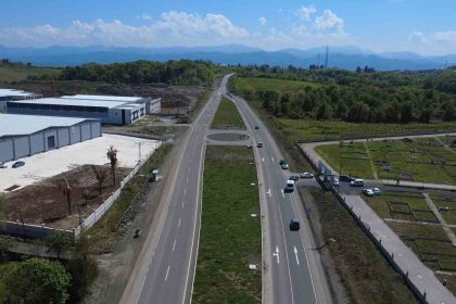 carsamba-ayvacik-yolunda-calismalar-hizlandi