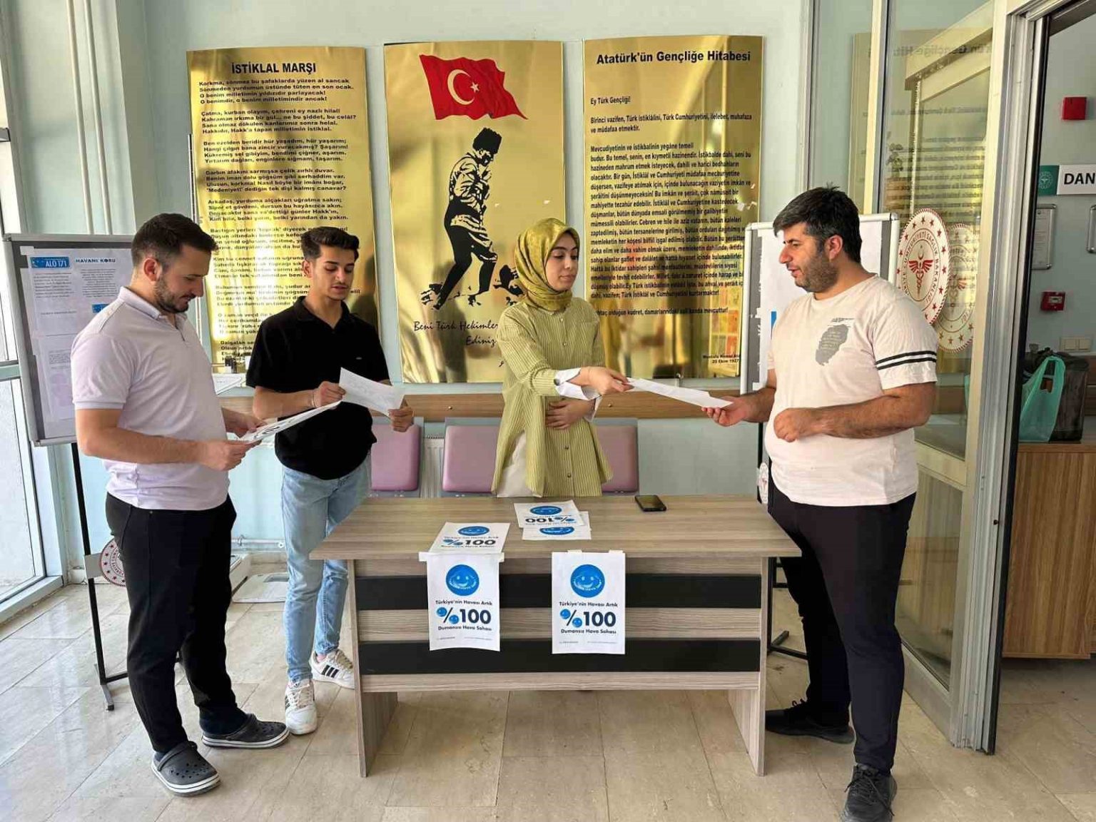 derecik-devlet-hastanesinde-tutunsuz-yasama-destek-standi-acildi