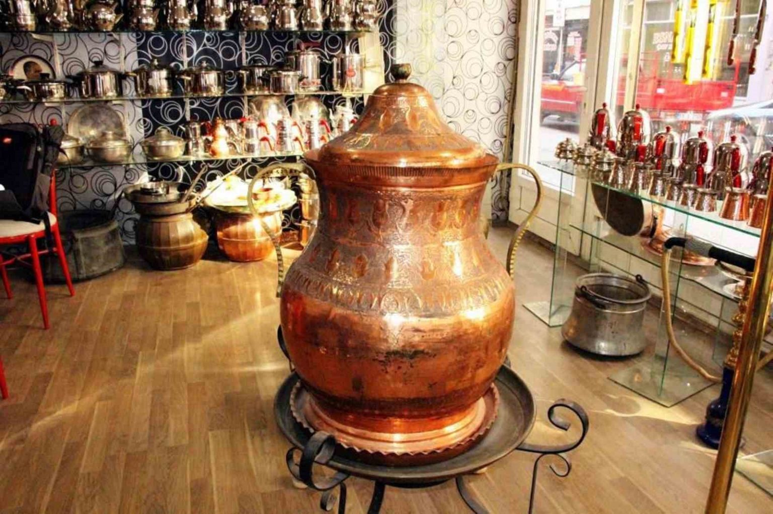 dev-bakraca-evladi-gibi-bakiyor