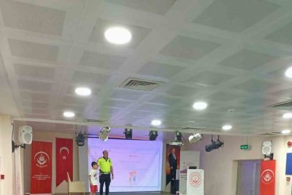 diyarbakirda-trafik-polislerinden-ogrencilere-trafik-egitimi