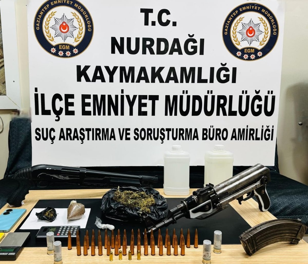 gaziantepte-silah-ve-uyusturucu-operasyonu-1-gozalti