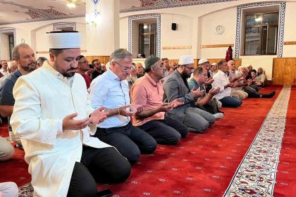 hacilar-kandil-gecesinde-huzurla-doldu
