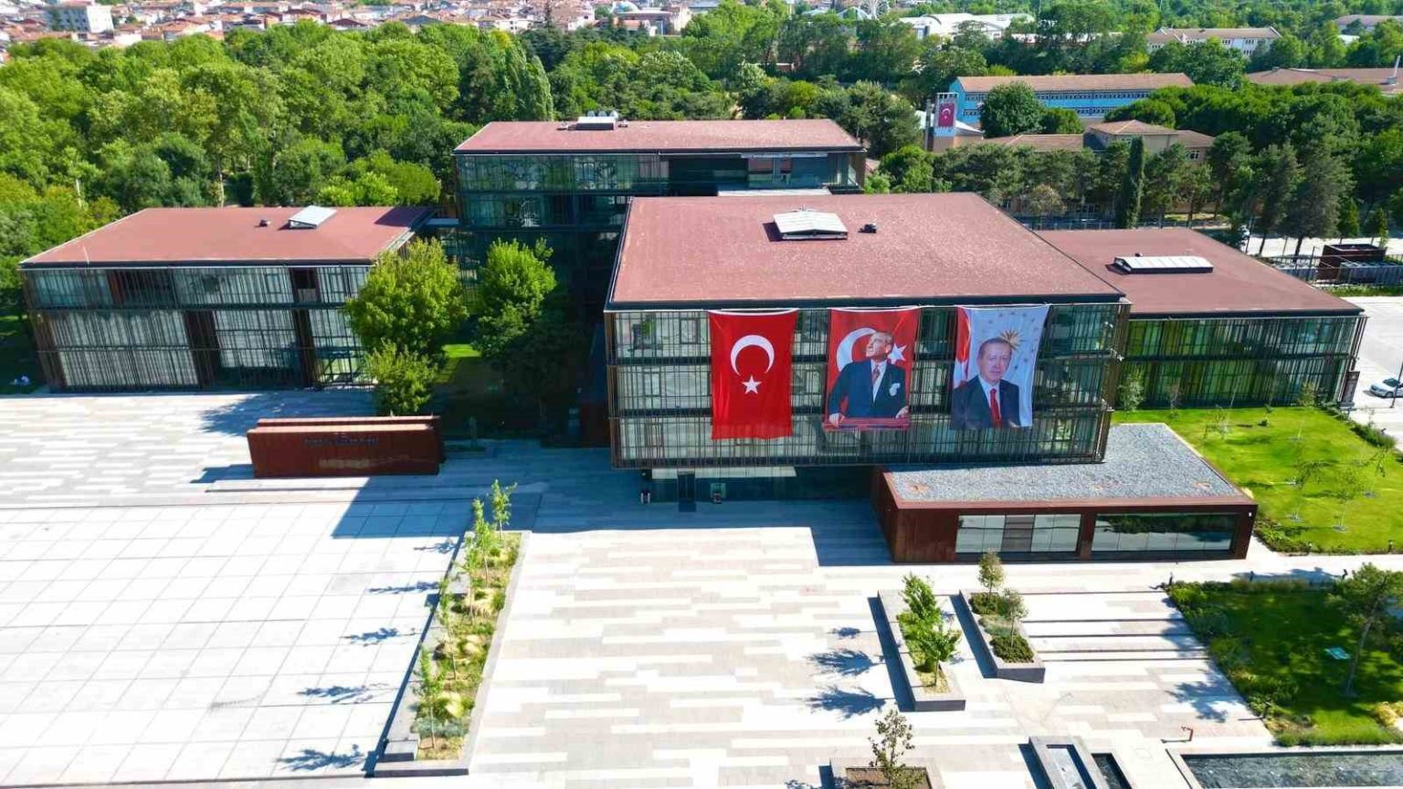 inegol-belediyesinden-bin-500-ogrenciye-kirtasiye-yardimi