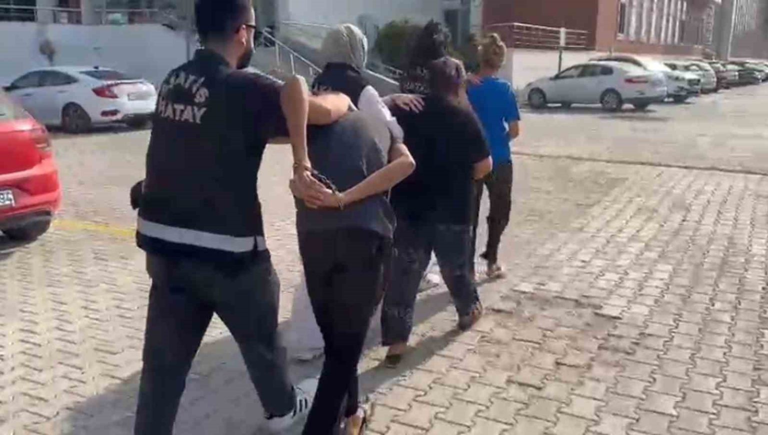 istanbulda-hirsizlik-sucundan-aranan-sahislar-hatayda-yakalandi