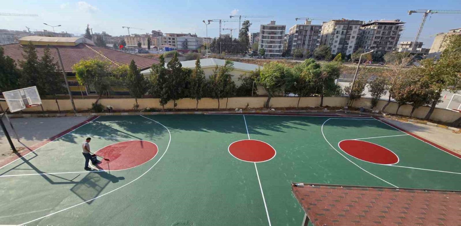 izakut-izmir-gonulluleri-defnede-iki-spor-sahasi-yapti