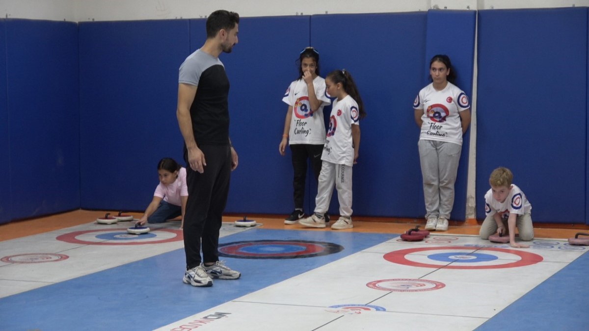 kilis-ataturk-ortaokulundan-floor-curlingde-3-sampiyonluk