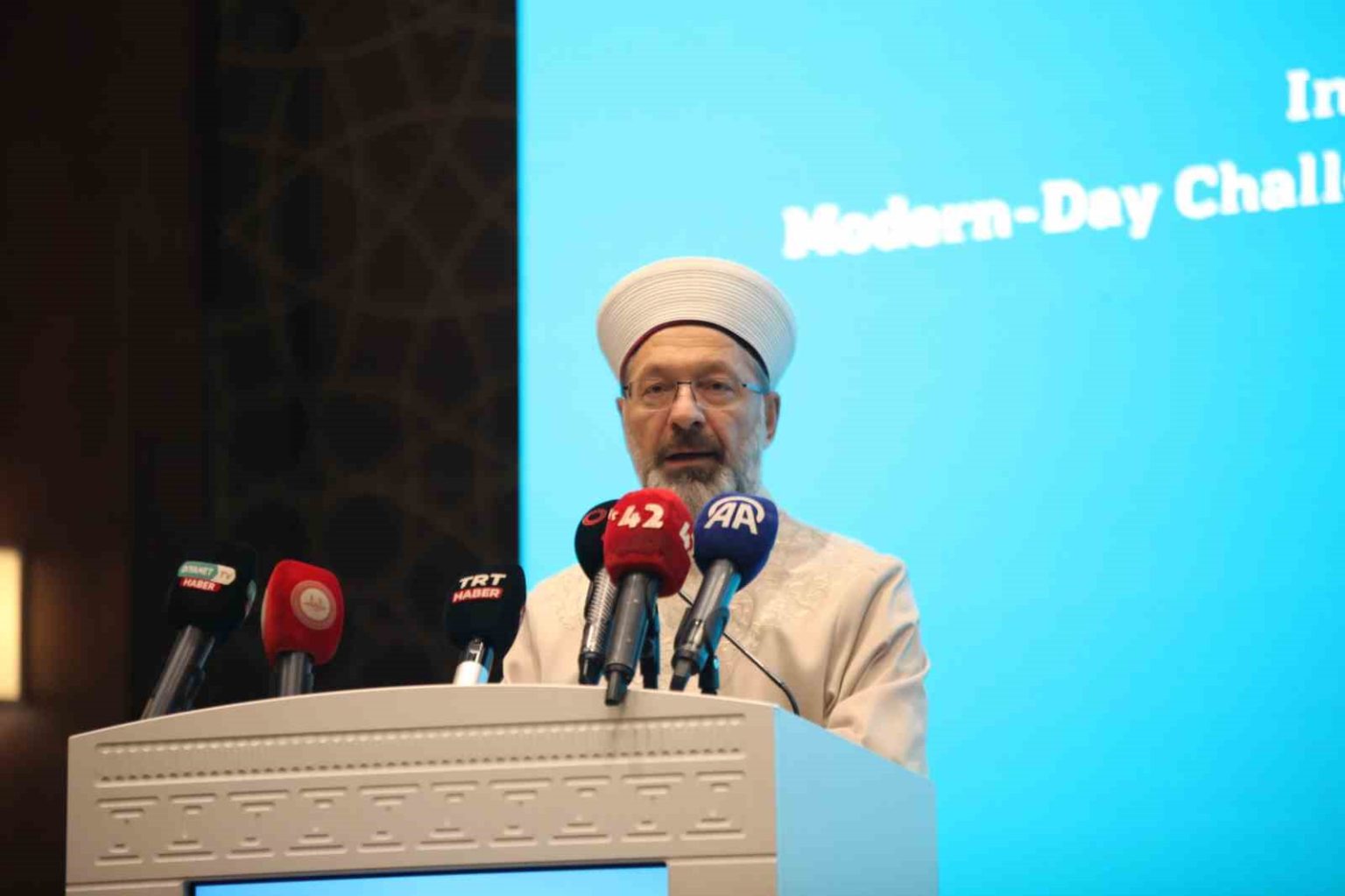 konyada-gunumuzde-aileye-yonelik-tehditler-ve-cozum-onerileri-calistayi