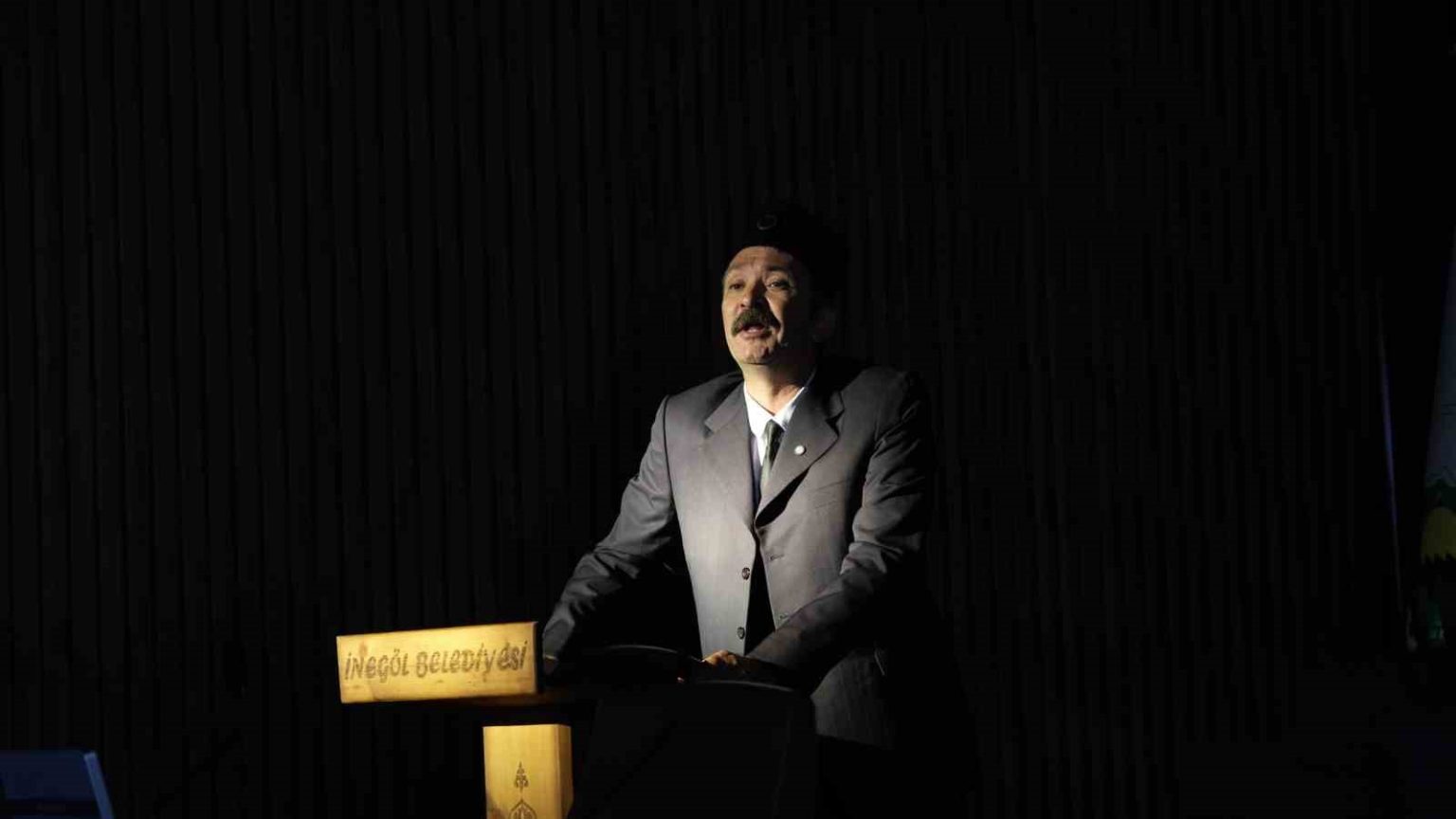 kurtulusun-izleri-inegol-belediye-meclisinde-canlandi
