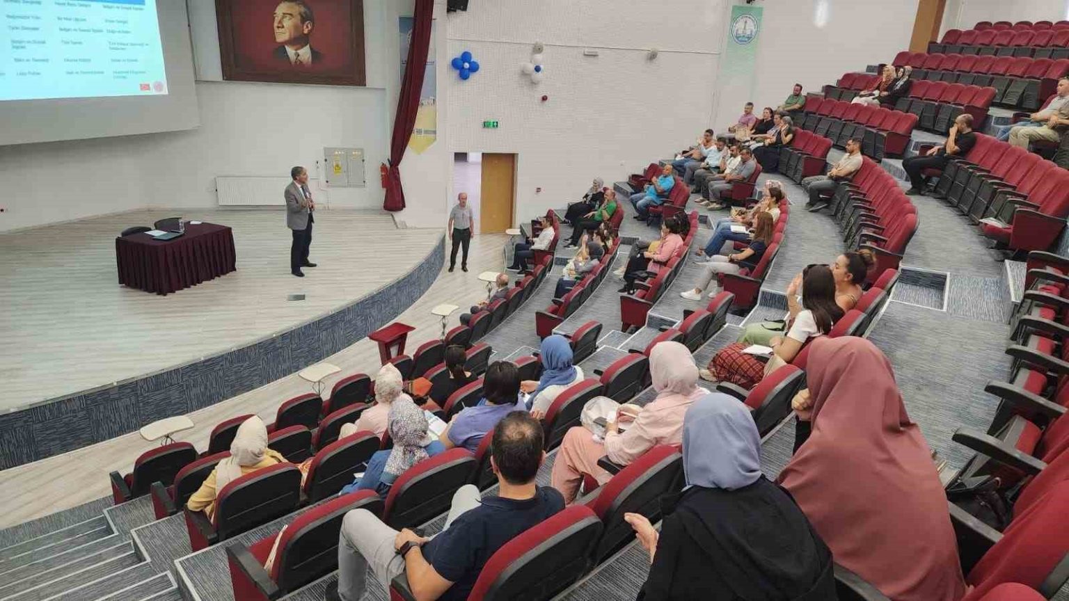 kutahya-mem-muduru-yilmazdan-ogretmen-seminerlerine-ziyaret