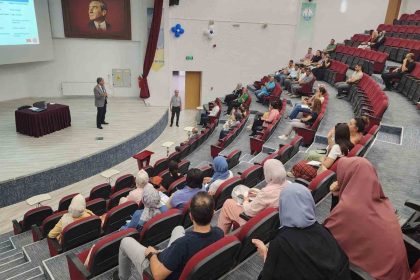 kutahya-mem-muduru-yilmazdan-ogretmen-seminerlerine-ziyaret