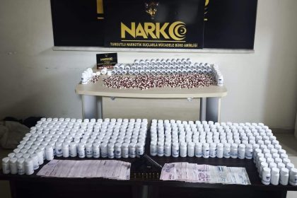 manisada-narkotik-operasyonlarinda-64-sahis-tutuklandi