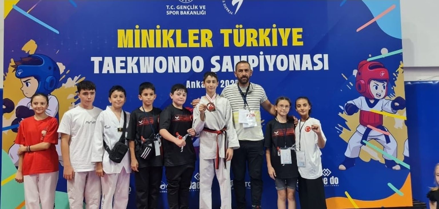 minik-taekwondocular-ankaradan-dereceyle-dondu