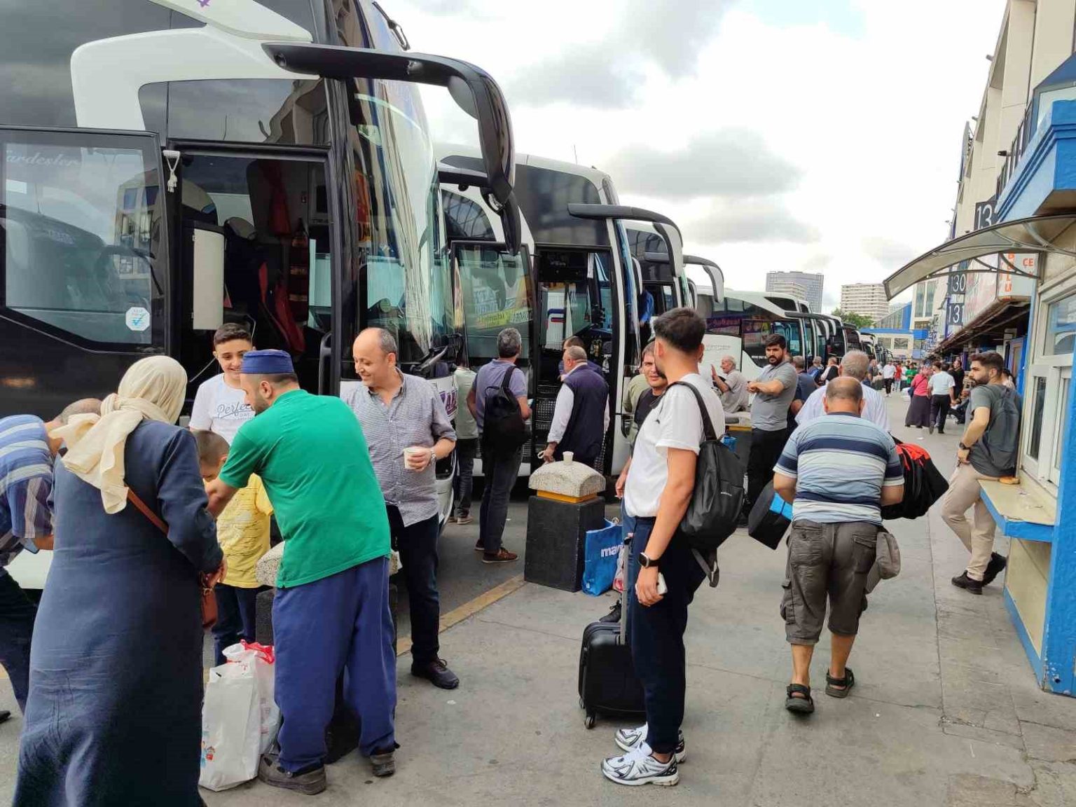 otobus-yolculuklarinda-bu-hafta-sonu-tatil-donusu-yogunlugu-bekleniyor