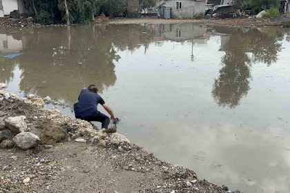 son-65-yilin-en-kurak-doneminin-yasandigi-hatayda-saganak-yagis-yollari-gole-cevirdi