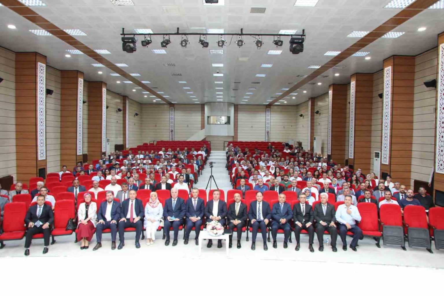 vali-aydogdu-egitim-sadece-bir-gorev-degil-ayni-zamanda-bir-sevda-bir-gonul-isidir