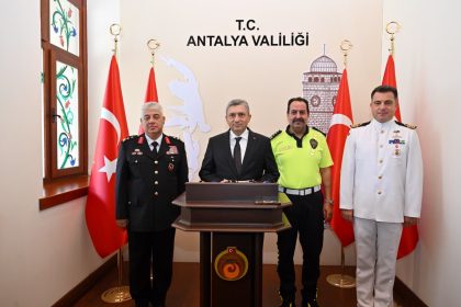 vali-sahin-serik-yolundaki-hiz-siniri-ukomede-gundeme-gelecek
