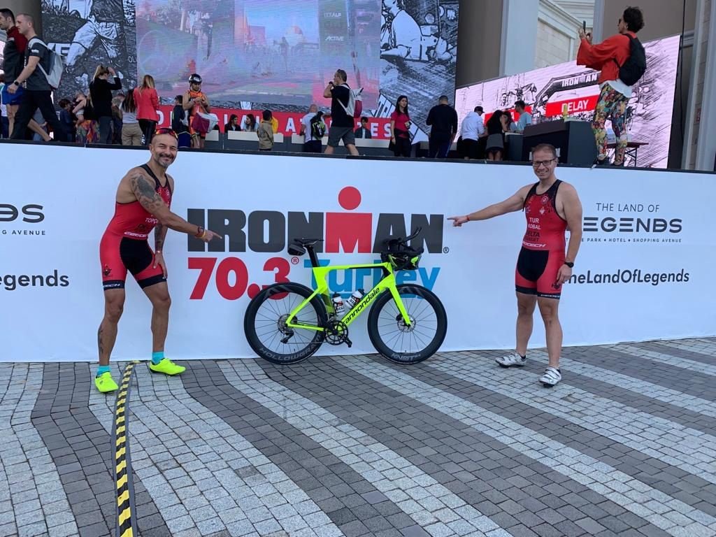 vefat-eden-triatlon-sporcusunun-antrenman-arkadasi-berkan-uzerimden-ucarak-kaldirima-dustu