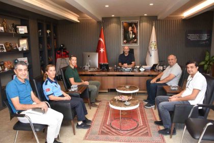 yeni-mudurlerden-baskan-zencirciye-tesekkur