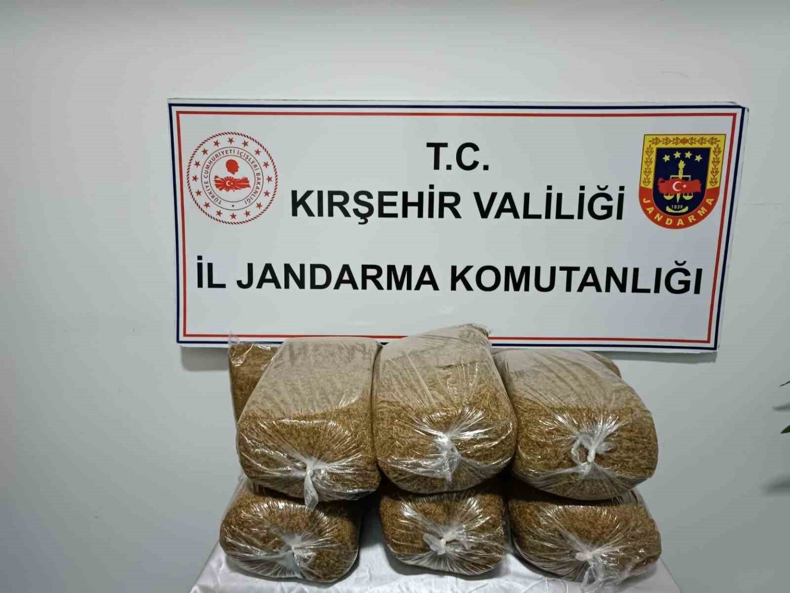 yolcu-otobusunde-42-kilo-kacak-tutun-ele-gecirildi