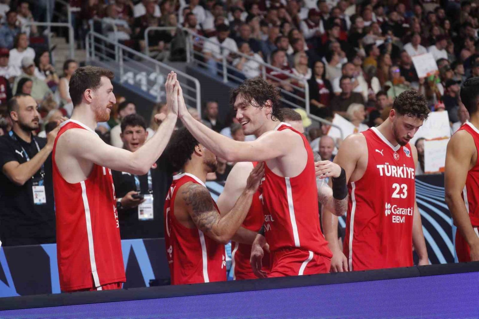 a-milli-erkek-basketbol-takimi-son-16-turunda-isvec-ile-karsilasacak