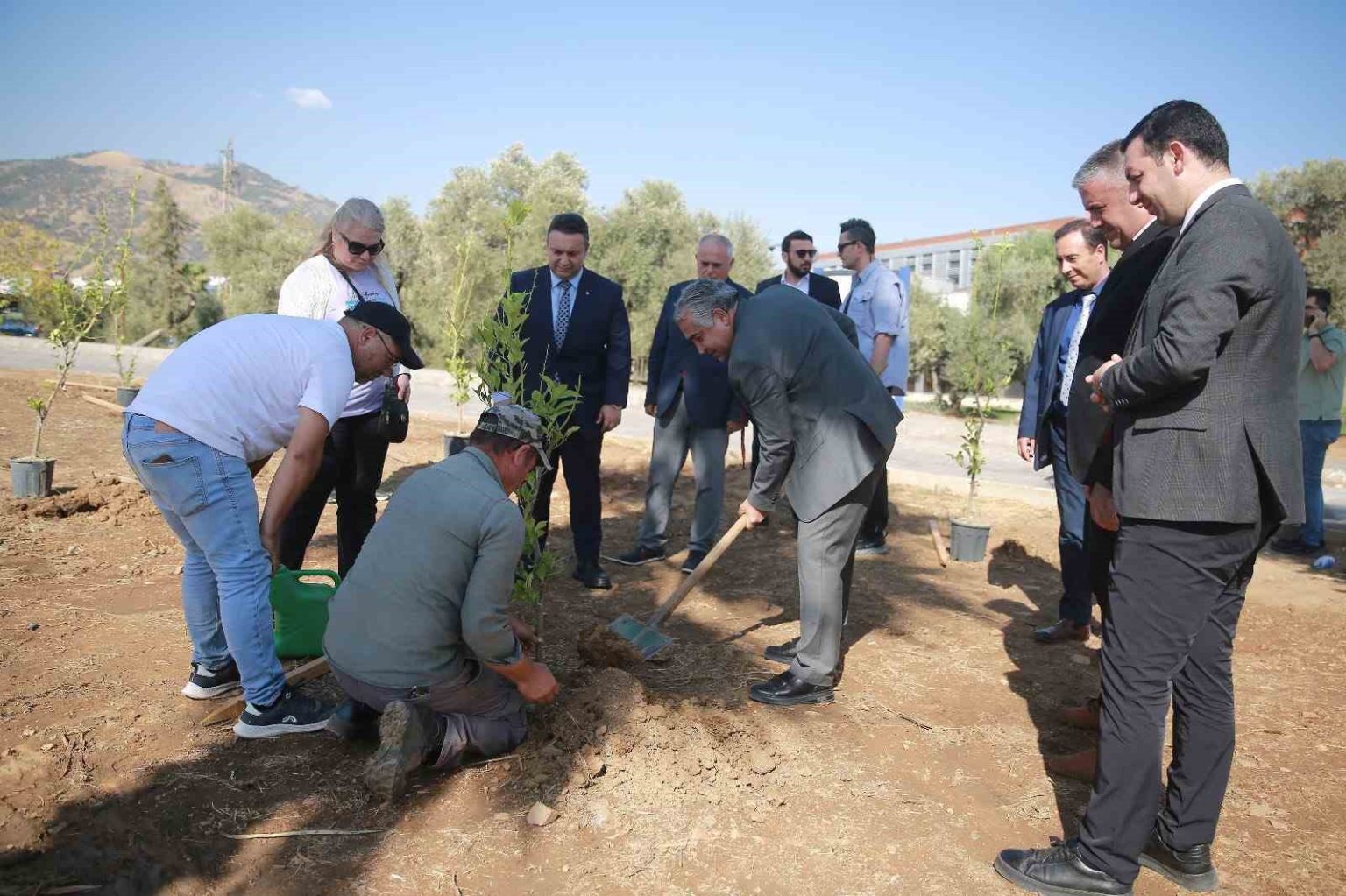 adude-yesil-kampus-calismalari-devam-ediyor