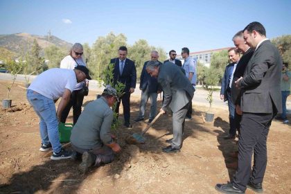 adude-yesil-kampus-calismalari-devam-ediyor