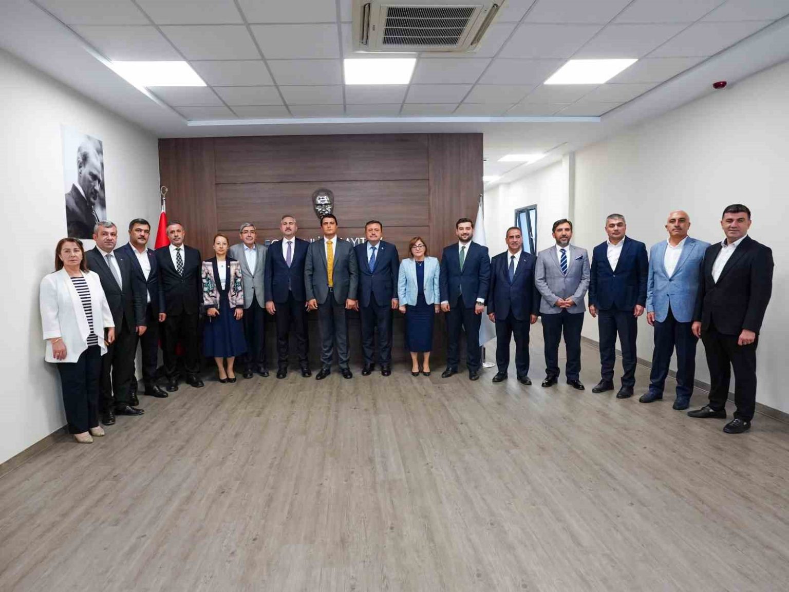 ak-parti-grup-baskanvekili-gul-ve-baskan-sahinden-yilmaza-ziyaret
