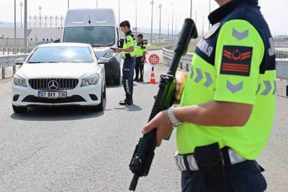 aksaray-trafik-jandarmasi-otoyolda-denetimde