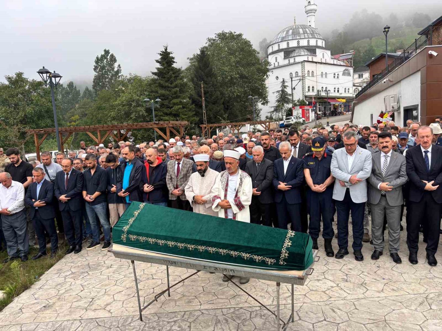 bakan-uraloglunun-aci-gunu