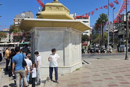 bandirmada-su-kesintisi-cuma-namazi-oncesi-zorladi-vatandaslar-market-sulariyla-abdest-aldi