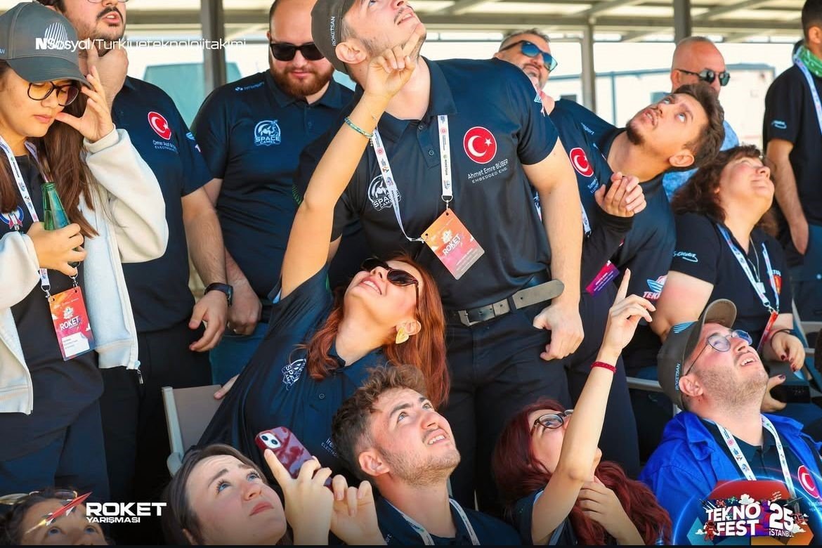 baru-ogrencileri-roketleri-gokceyi-gokyuzuyle-bulusturdu