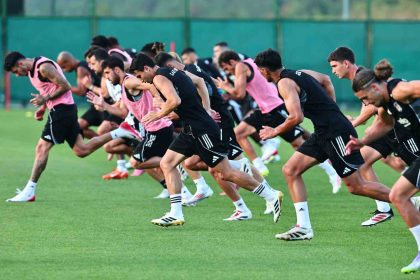 besiktas-basaksehir-maci-hazirliklarini-surdurdu