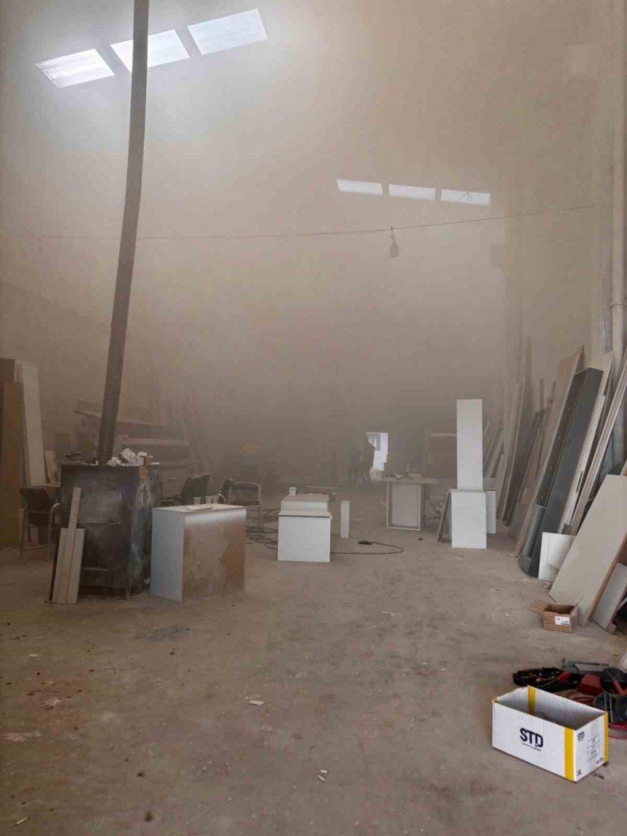 beysehirde-mobilya-imalathanesinde-yangin-panigi