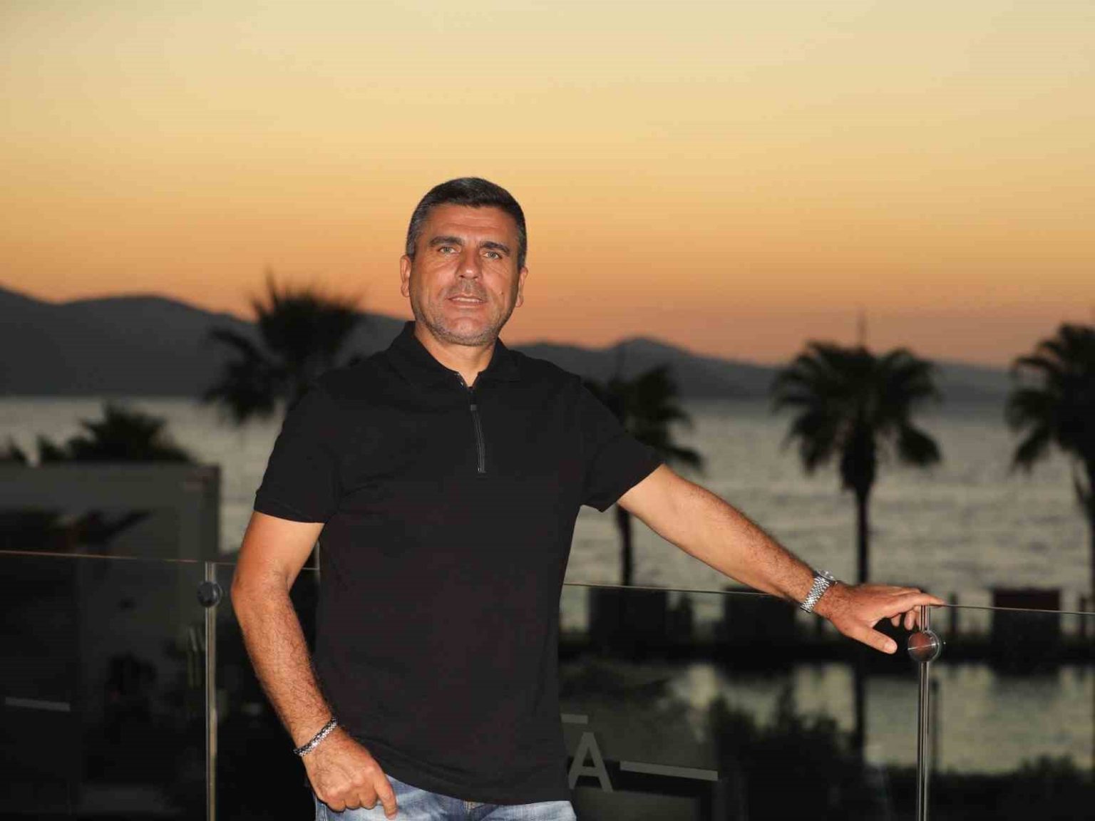 bodrumda-aileler-alkolsuz-aile-oteline-akin-etti