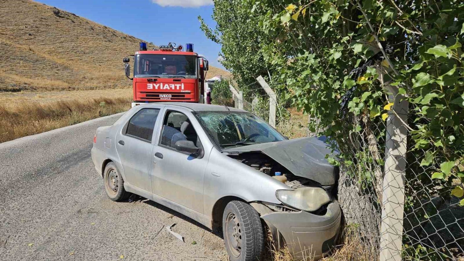 corumda-minibus-ile-otomobil-carpisti-2-yarali