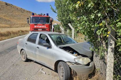 corumda-minibus-ile-otomobil-carpisti-2-yarali