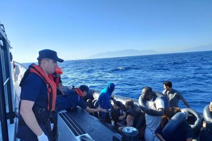 ege-sularinda-gocmen-hareketliligi-137-gocmen-karaya-cikartildi