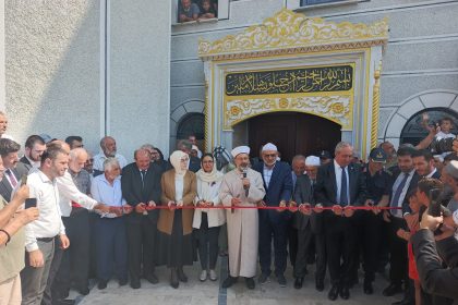 erbas-yalovada-cami-acilisina-katildi
